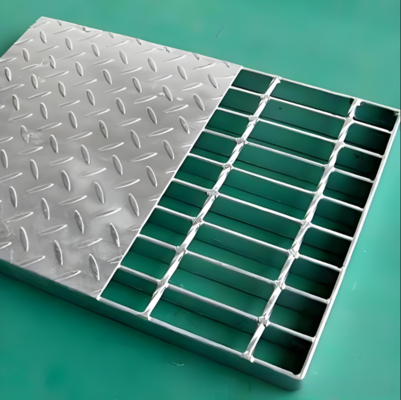 Anti-korosi Serrated Tinggi-kekuatan Galvanized Steel Grating