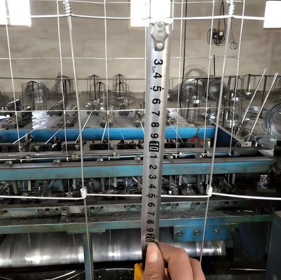 Jaring Pagar Ternak Tarik Tinggi Kawat Garis 1.8mm dengan Simpul Tetap dan Permukaan Galvanis yang Dicelup Panas